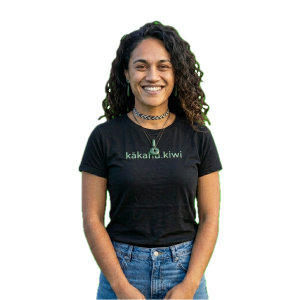 Kākahu Kiwi T-Shirt in Black